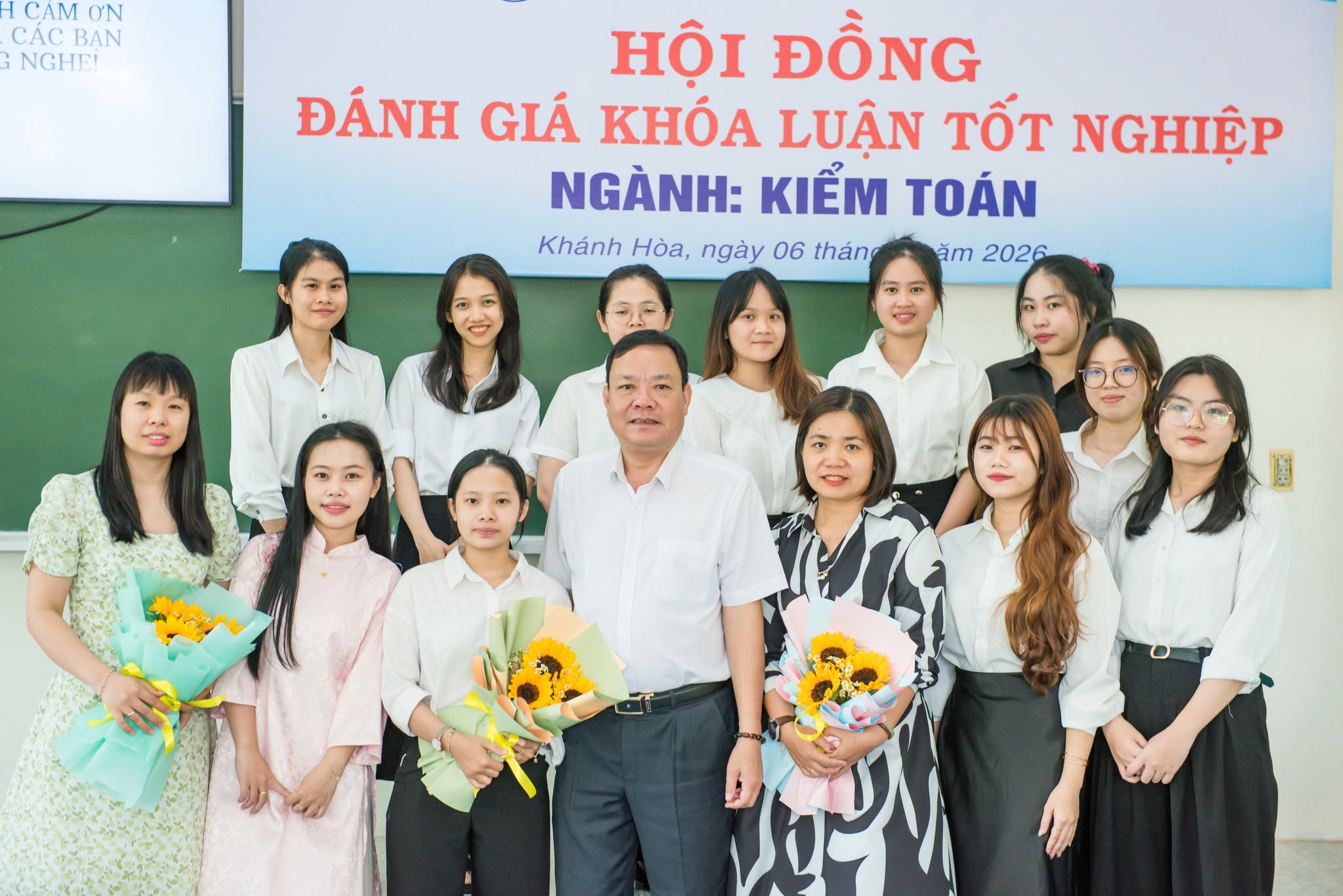 Lễ bảo vệ Khóa luận tốt nghiệp ngành Kế toán - Kiểm toán K64: Khép lại hành trình 4 năm thanh xuân rực rỡ